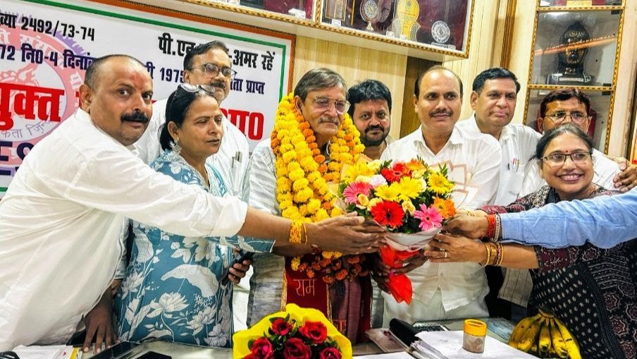 गांधी जी का त्रिसूत्र और बौद्ध अष्टांगिक मार्ग: दृष्टि, श्रवण एवं वाणी के नैतिक अनुशासन का तार्किक विश्लेषण