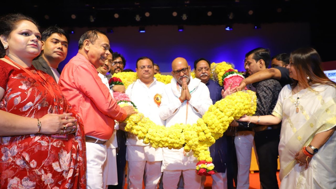 वॉइस ऑफ स्कूल एसोसिएशन के 15वें शिक्षक एवं स्नातक सम्मान समारोह में 12 जिलों के शिक्षक हुए शामिल